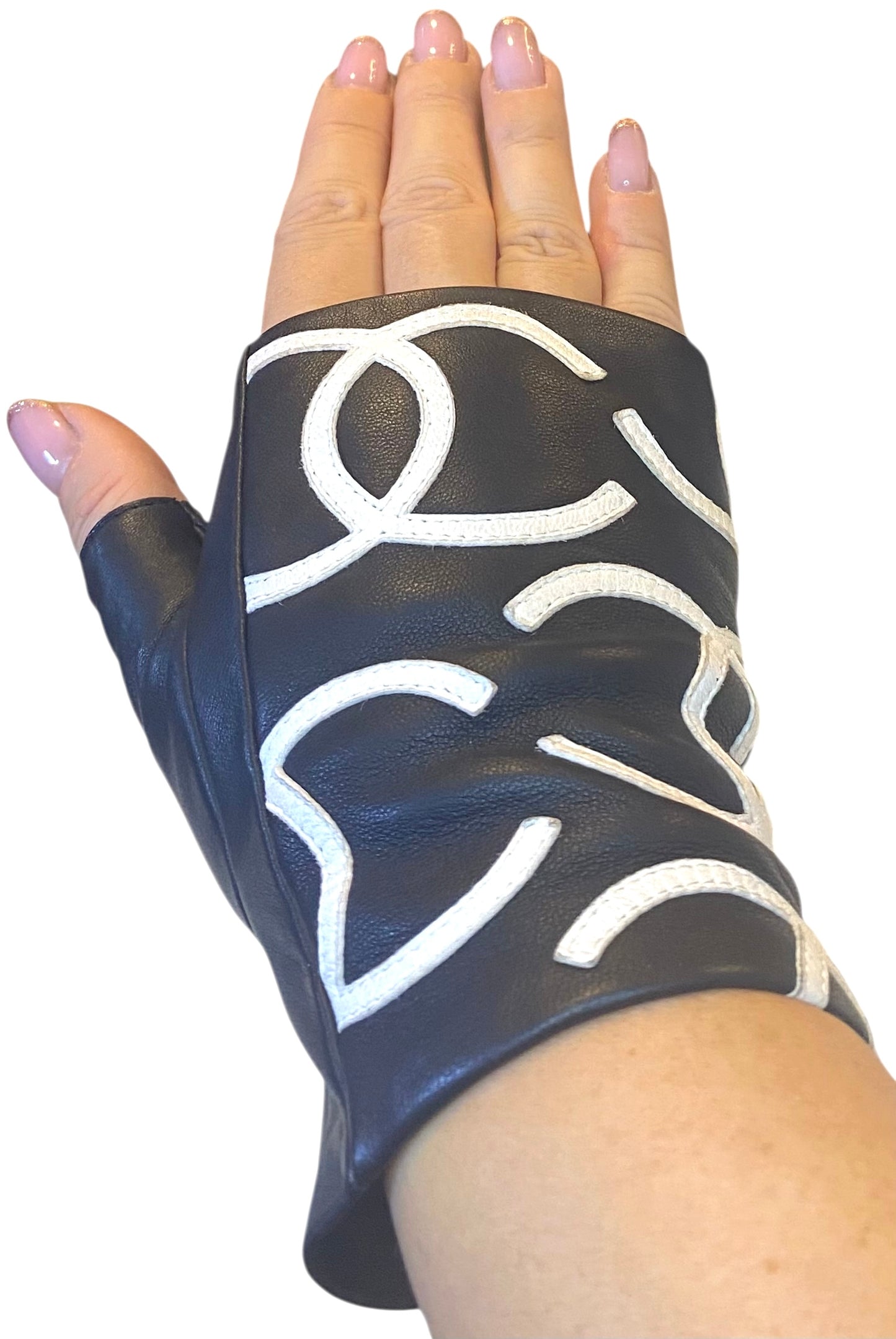 Chanel 22S All Over CC Logo Leather Black White Fingerless Gloves 7.5