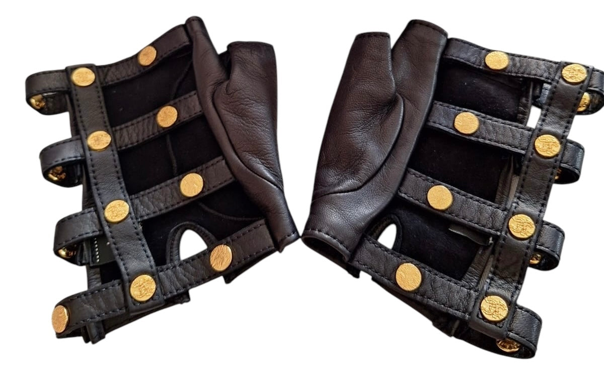 Rare Chanel 18C Paris-Greece Runway Black Leather Fingerless Gloves Size 7