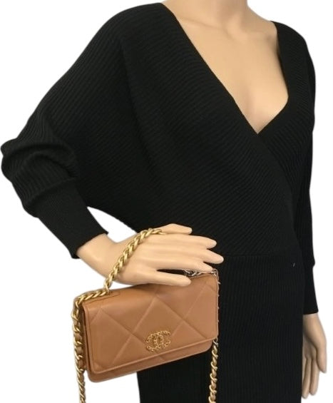 Chanel 19 Caramel Lambskin 21P
Wallet On Chain WOC Mixed Metal Hardware