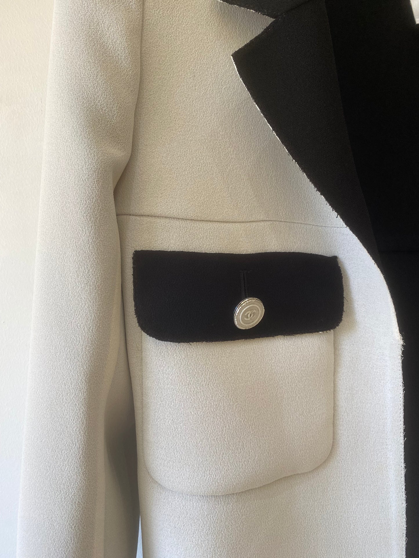 Chanel 14S Runway White & Black Jacket FR 36