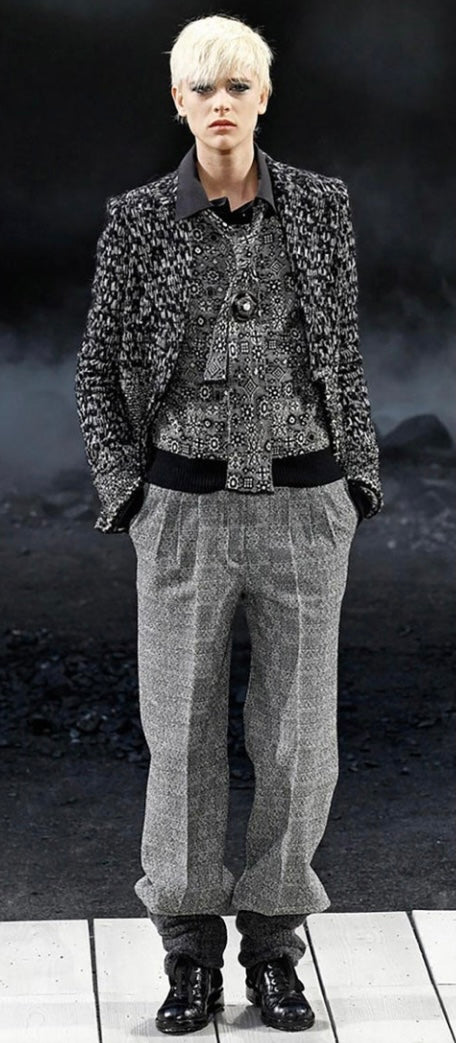 Chanel 11A Black White Tweed Braided Trim Zip Up Jacket FR 50