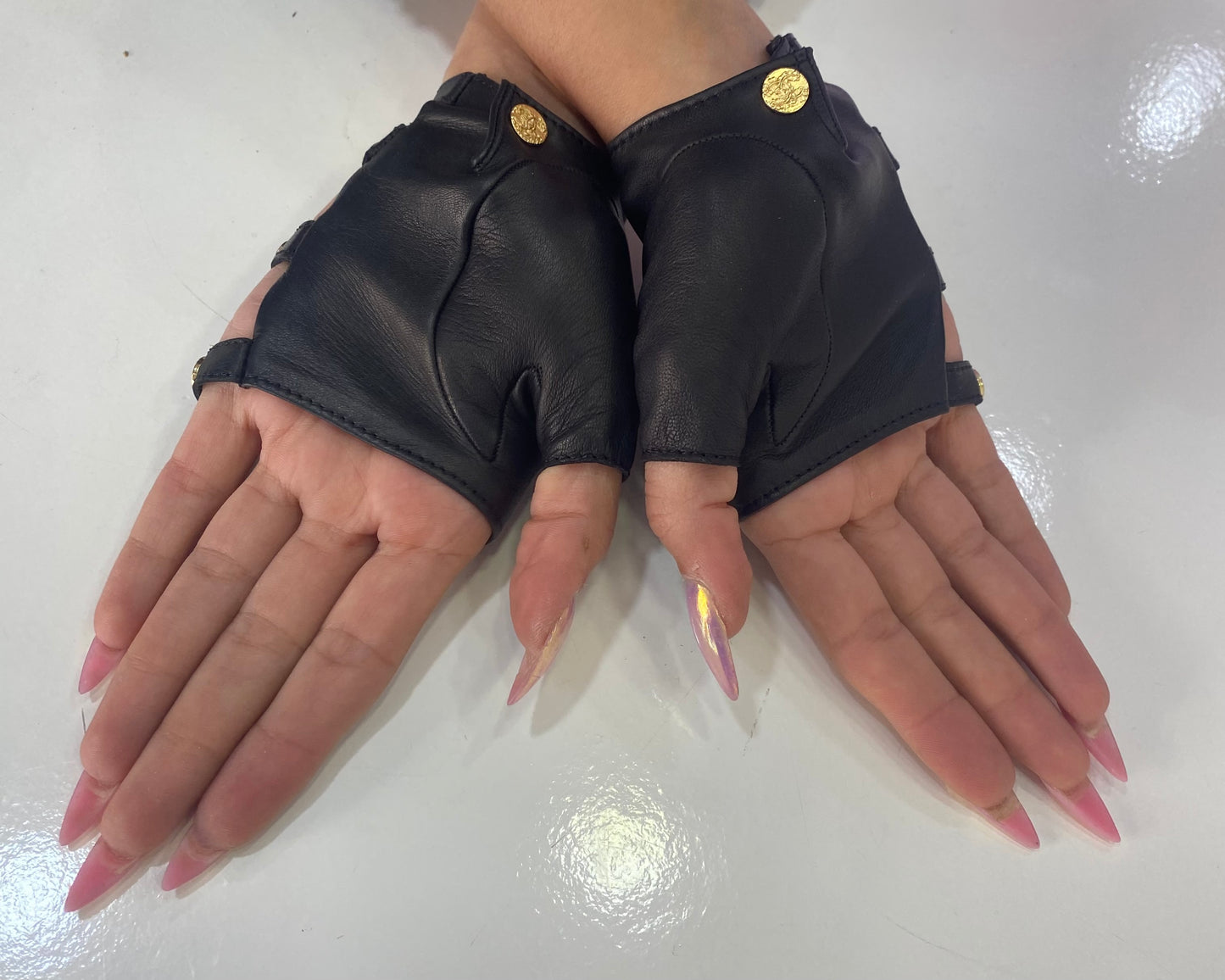 Rare Chanel 18C Paris-Greece Runway Black Leather Fingerless Gloves Size 7