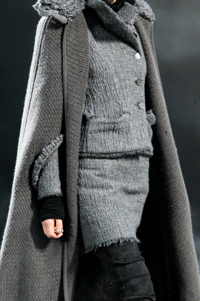 Chanel 11A Textured Gray Asymmetrical Wool Jacket Matching Skirt Suit FR 38