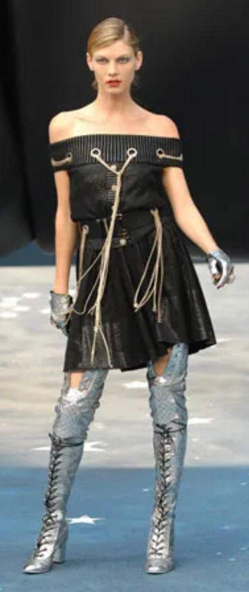 CHANEL 08P RUNWAY BLACK TWEED DRESS GOLD CC LOGO CHAINS FR 50