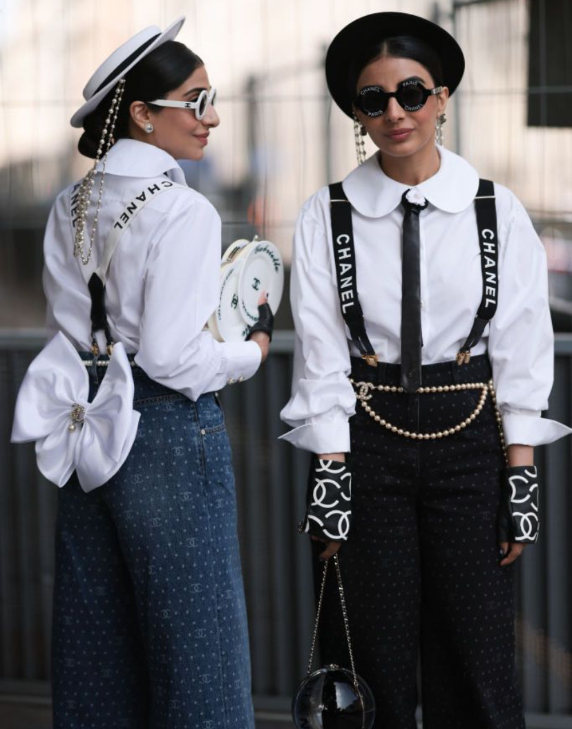 Chanel 22S All Over CC Logo Leather Black White Fingerless Gloves 7.5