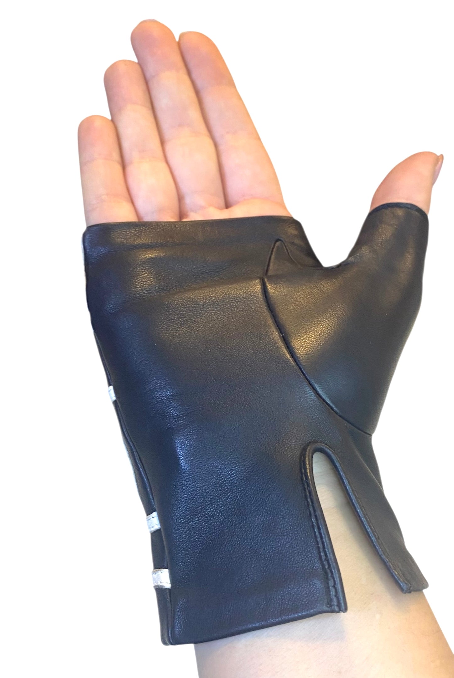Chanel 22S All Over CC Logo Leather Black White Fingerless Gloves 7.5