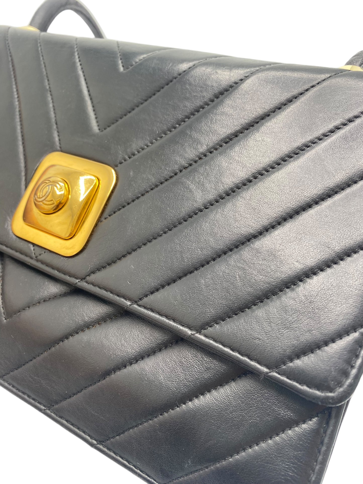 Chanel Vintage 90’s CC Medium Black Chevron Lambskin Crossbody Classic Flap Bag 24K Plated GHW