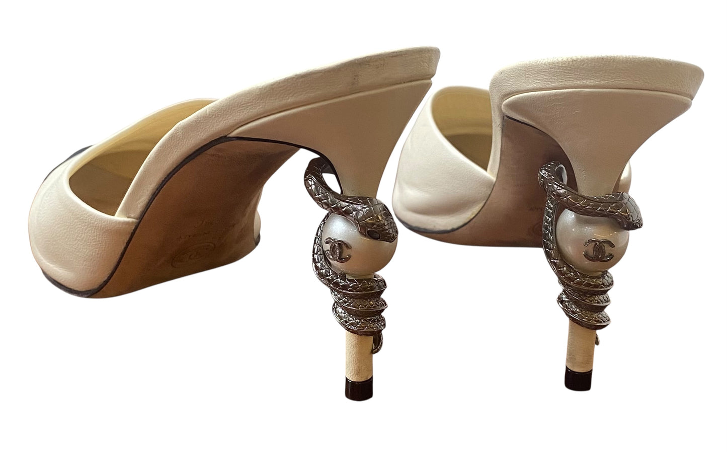 Chanel 16A Paris-Rome Ivory Black Leather Serpent Mules EU 38.5C