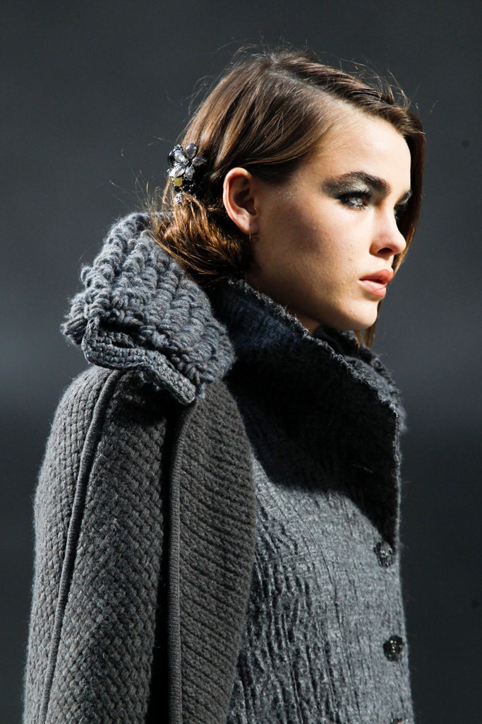 Chanel 11A Textured Gray Asymmetrical Wool Jacket Matching Skirt Suit FR 38