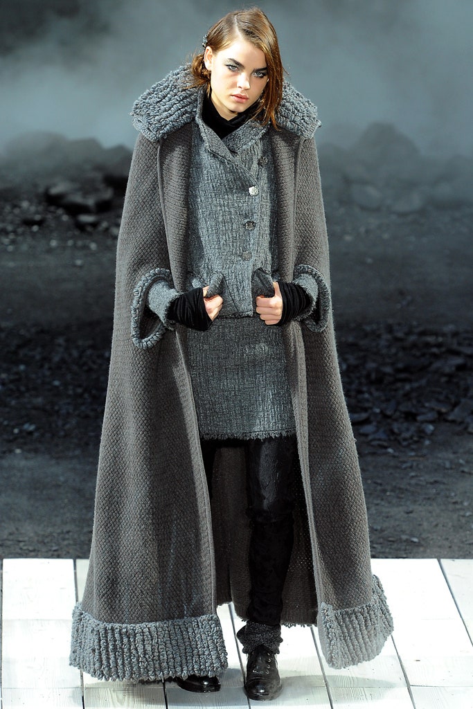 Chanel 11A Textured Gray Asymmetrical Wool Jacket Matching Skirt Suit FR 38