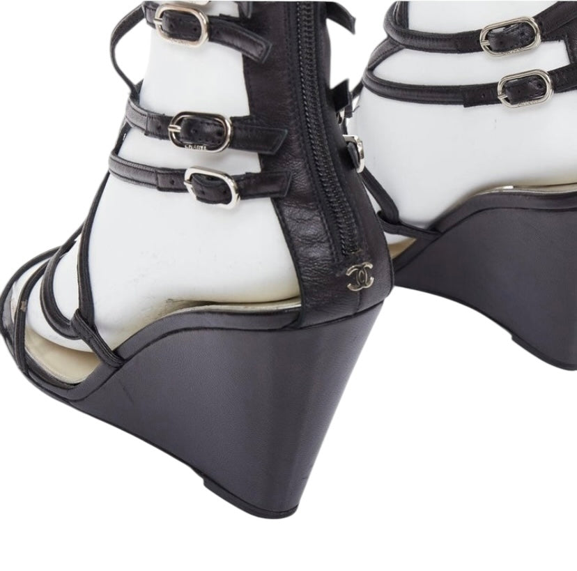 Chanel 2010 Black Leather Interlocking CC Gladiator Wedge Sandals EU 39
