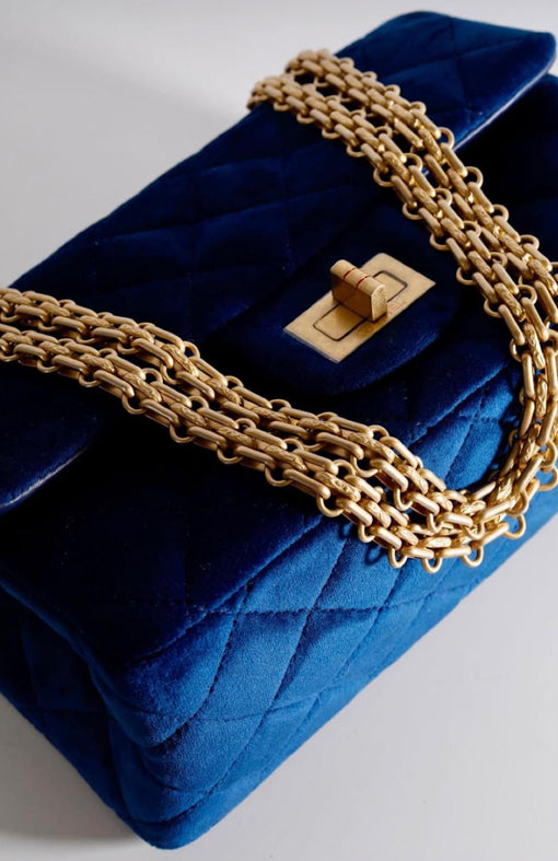 Chanel 19A Paris-Egypt MINI BLUE VELVET QUILTED 2.55 Reissue 224 flap bag Navy blue Gold hardware