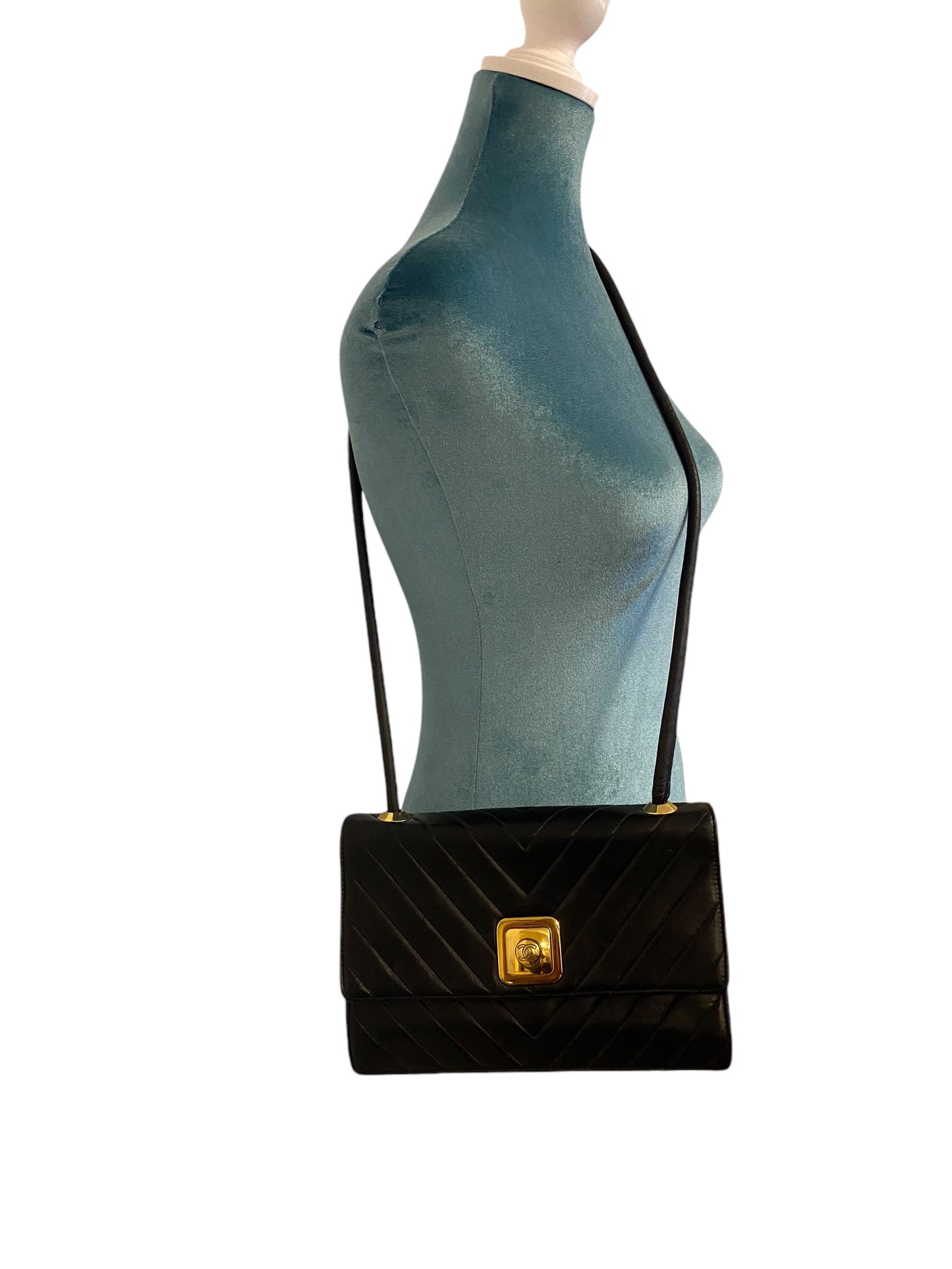 Chanel Vintage 90’s CC Medium Black Chevron Lambskin Crossbody Classic Flap Bag 24K Plated GHW