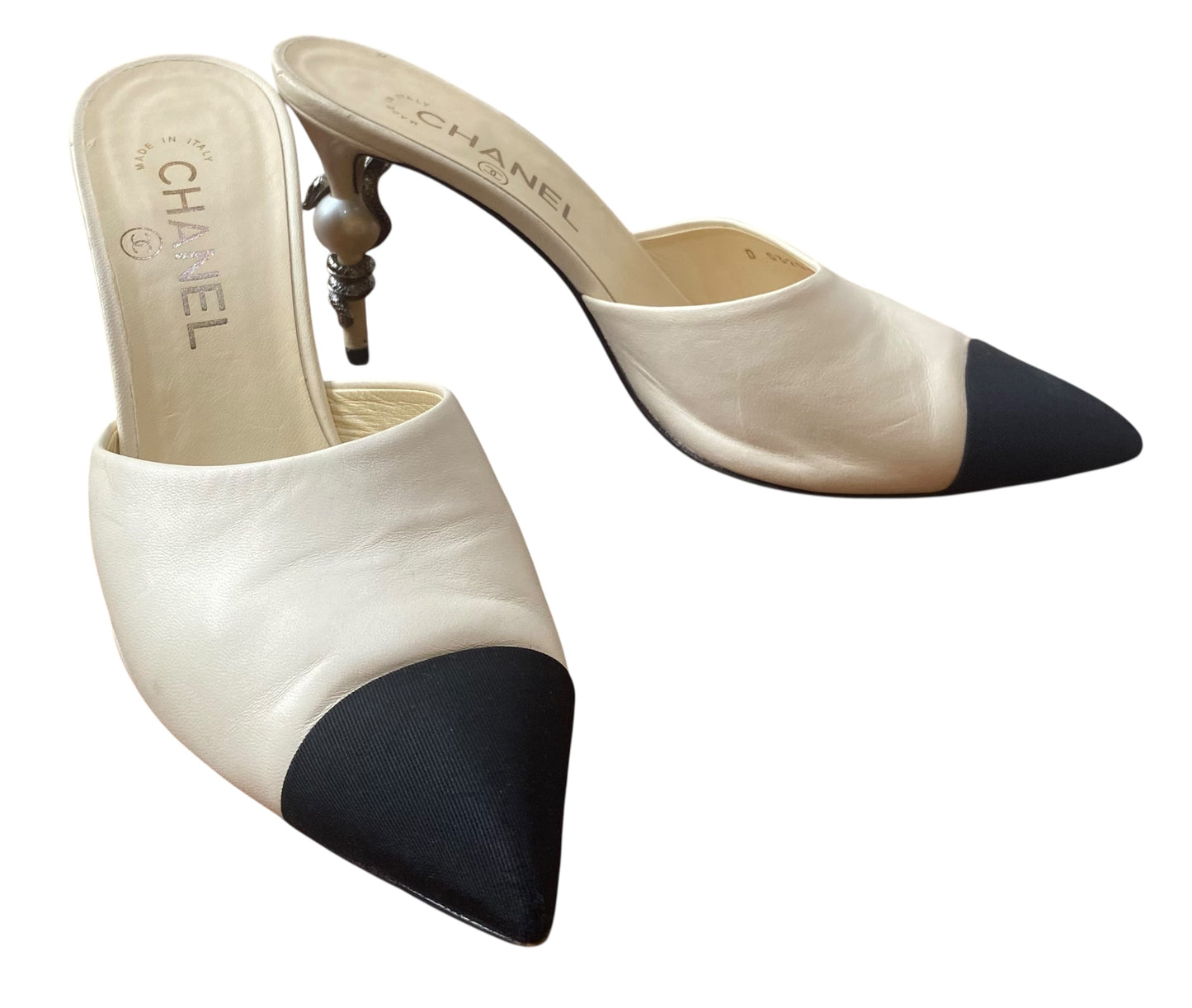 Chanel 16A Paris-Rome Ivory Black Leather Serpent Mules EU 38.5C