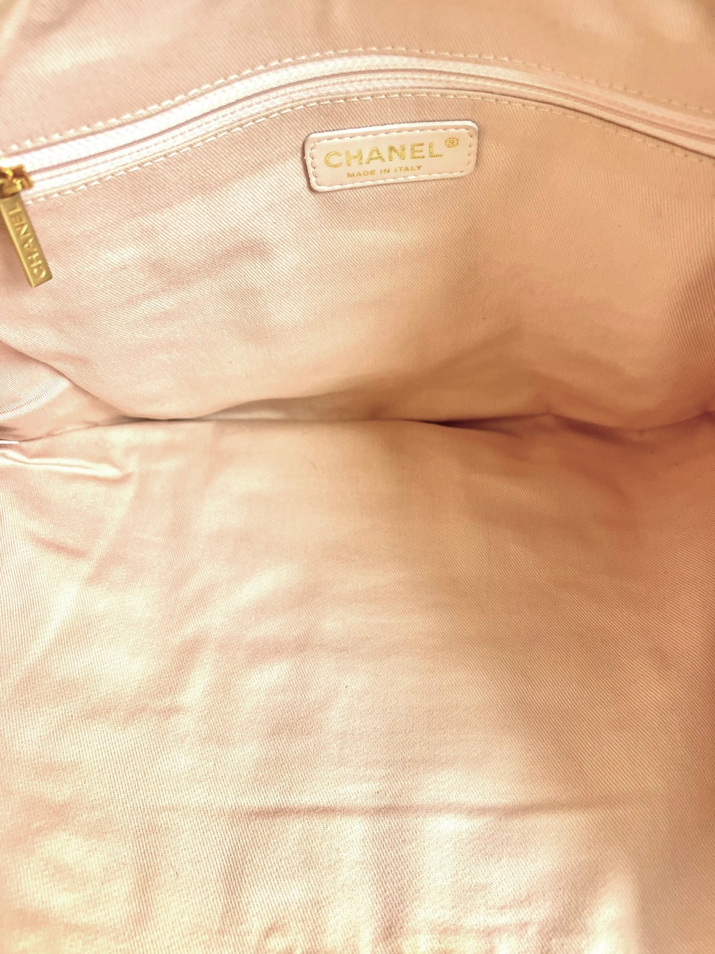 ULTRA RARE CHANEL 06P RUNWAY MULTICOLOR PATCHWORK TOTE HOBO BAG