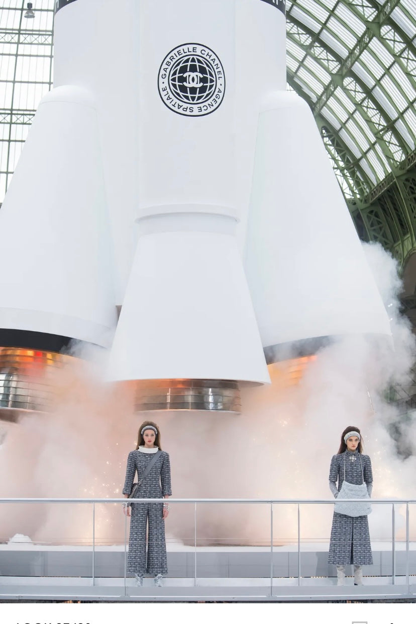 Chanel 17A Fantasy Tweed Black Red Blue White Shorts FR 36