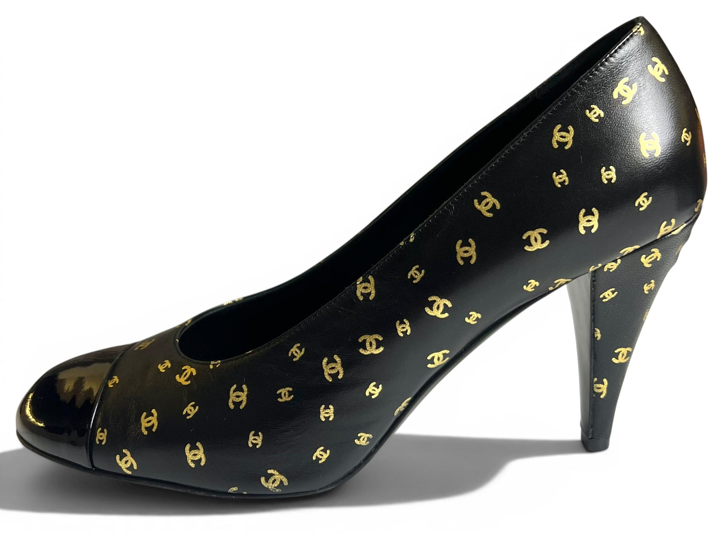 Chanel 23B Interlocking CC Logo Black Gold Lambskin Classic Pump Heels EU 39.5