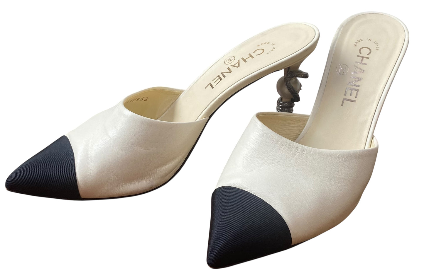 Chanel 16A Paris-Rome Ivory Black Leather Serpent Mules EU 38.5C