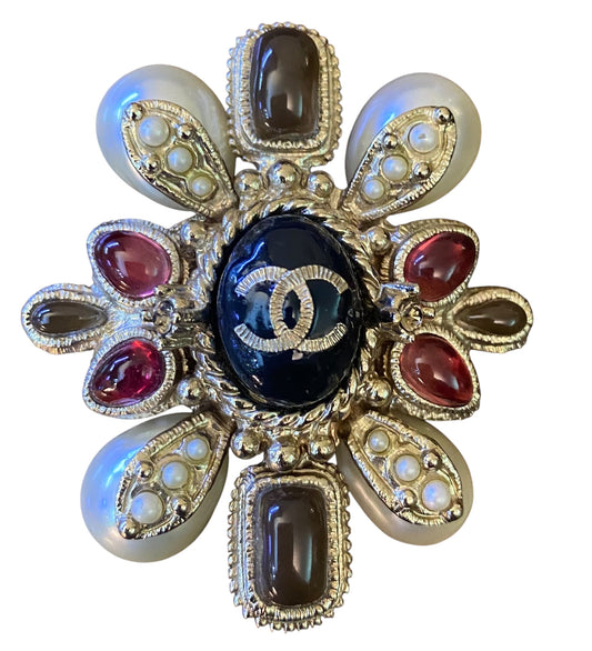 Rare Chanel 11A Paris-Byzance Large Pearl Poured Glass Gripoix Brooch