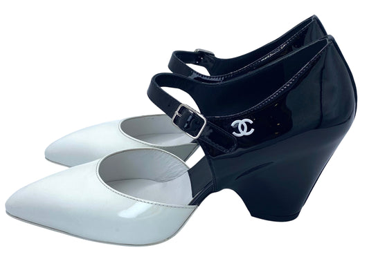 New Unworn Chanel 20C White Black Patent D'Orsay Mary Jane Heels EU 38.5C