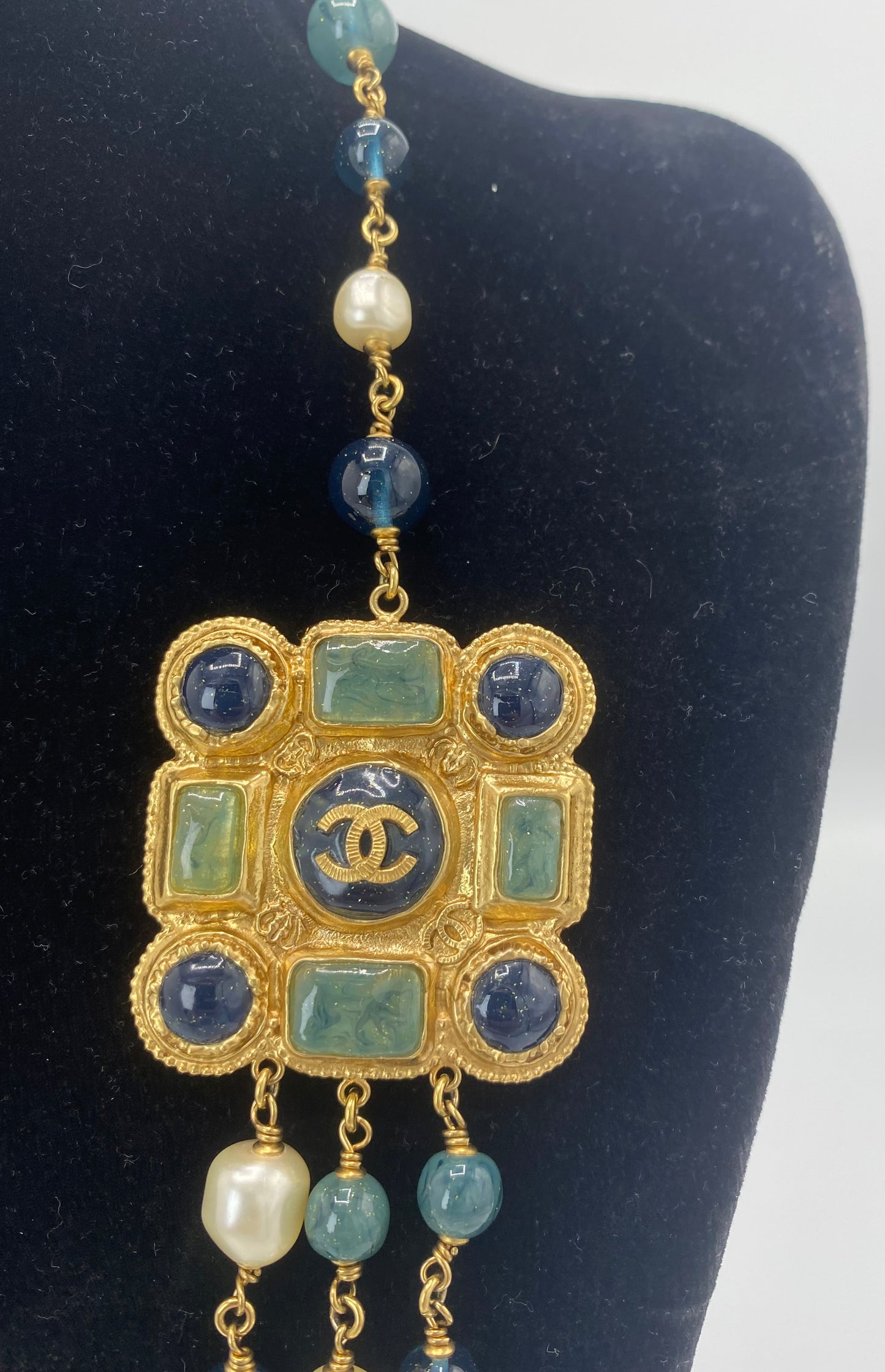 Chanel 11A Paris-Byzance 3 Strand Pearl Medallion Gold Green Blue Necklace/Belt