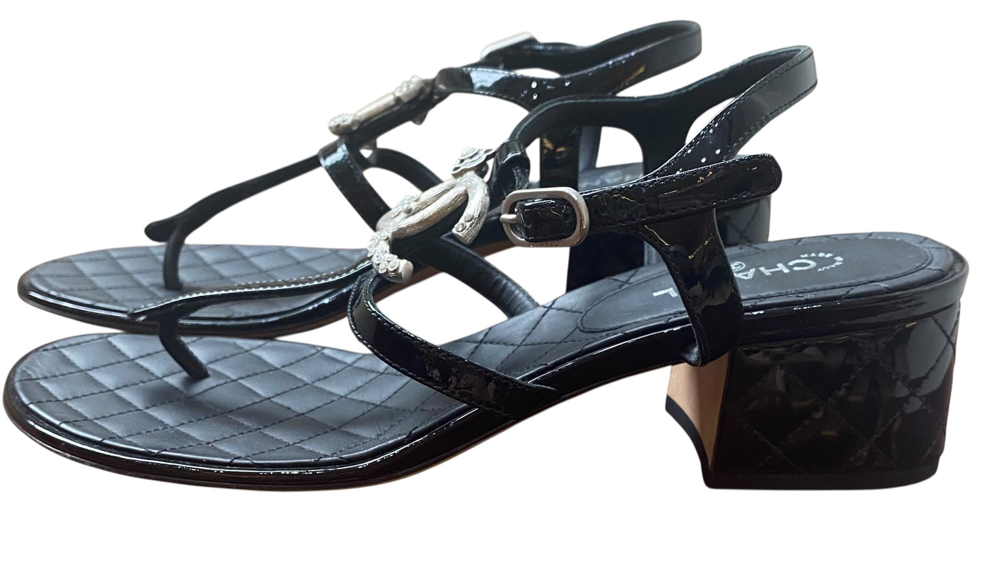 Chanel 2022 Black Patent CC Logo Thong Sandals EU 38.5