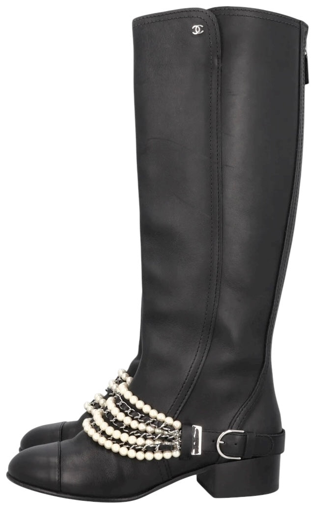 CHANEL 18A HAMBURG BLACK LEATHER PEARL CHAIN RIDING KNEE HIGH BOOTS EU 41