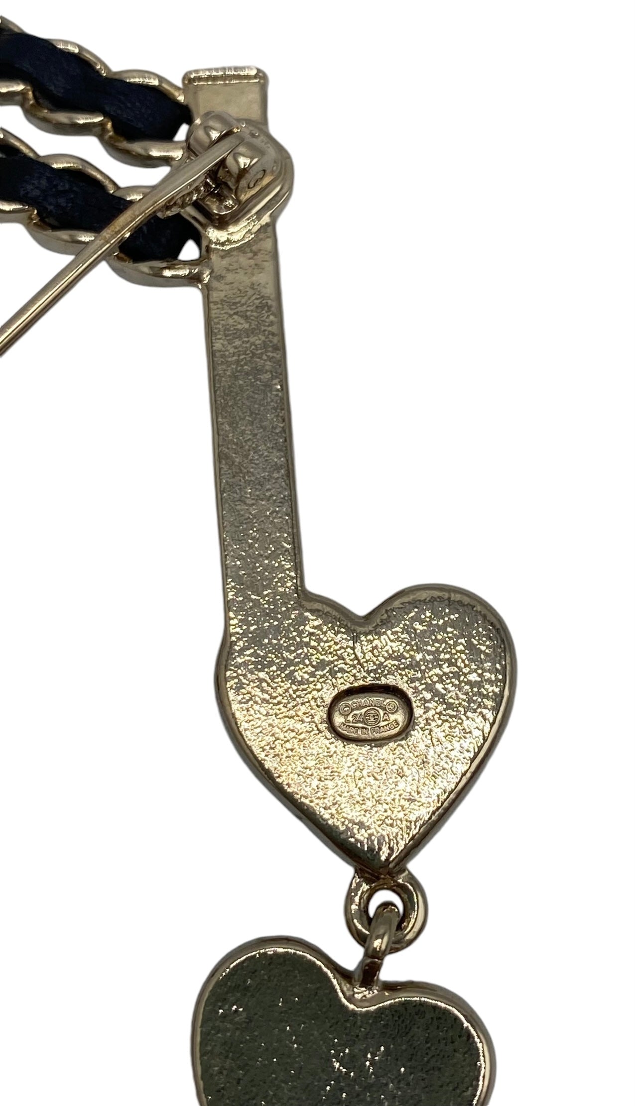 CHANEL 24A LIGHT GOLD MUSIC NOTE HEART CC LOGO BROOCH PIN