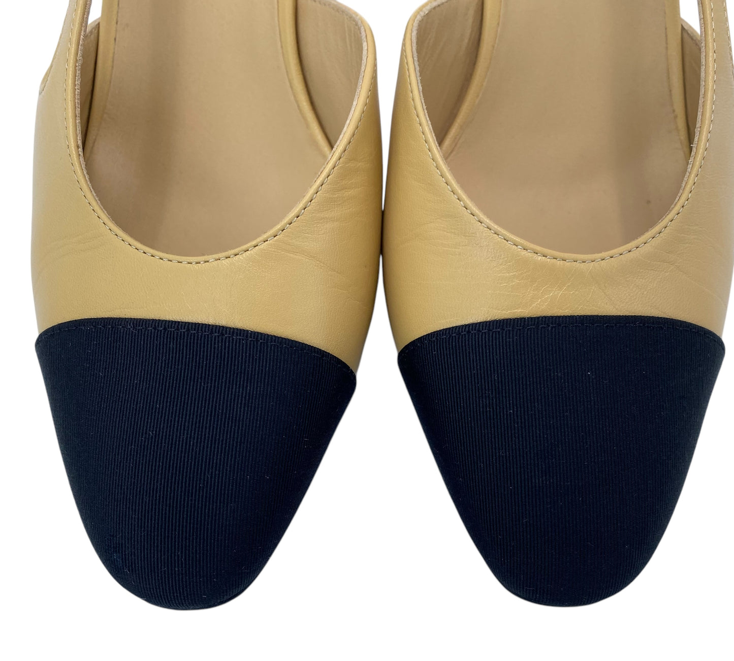Chanel 23C Tan Leather Black Grosgrain Classic Slingback Pump Heels EU 38.5C