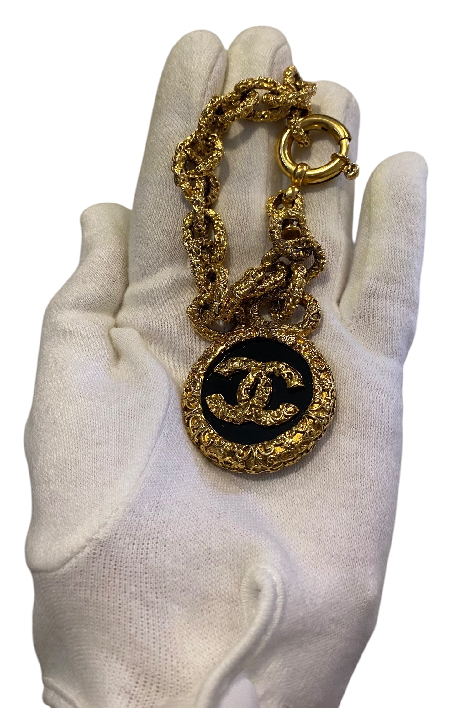 Chanel 93A Large Gold Black Metal Medallion CC Florentine Chain Link Bracelet
