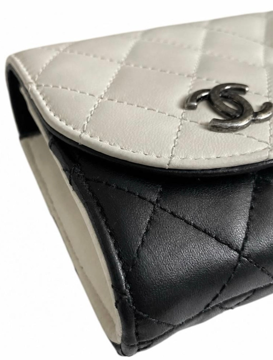 Rare Chanel 16C Paris-Seoul Small Yin Yang Flap Bag