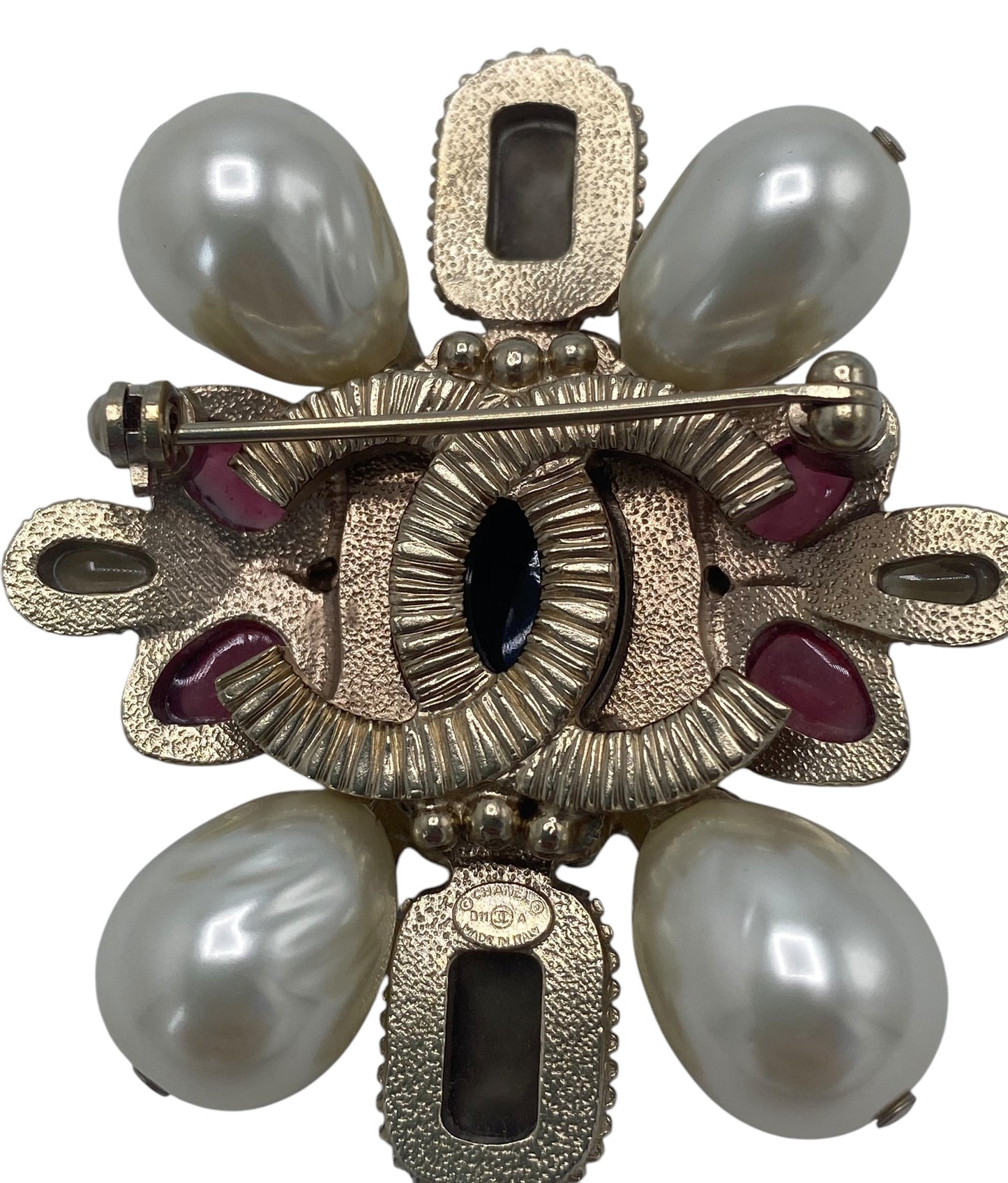 Rare Chanel 11A Paris-Byzance Large Pearl Poured Glass Gripoix Brooch