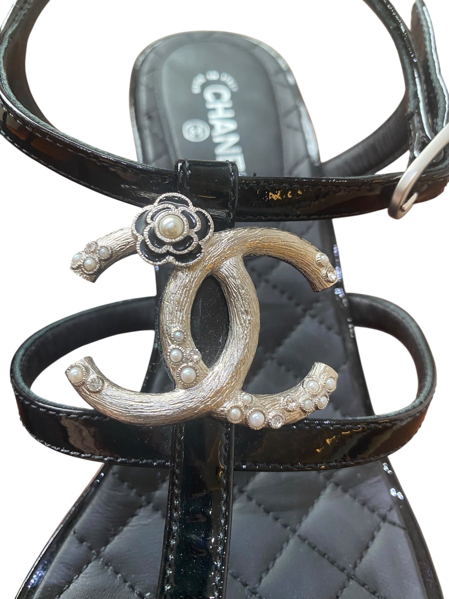 Chanel 2022 Black Patent CC Logo Thong Sandals EU 38.5