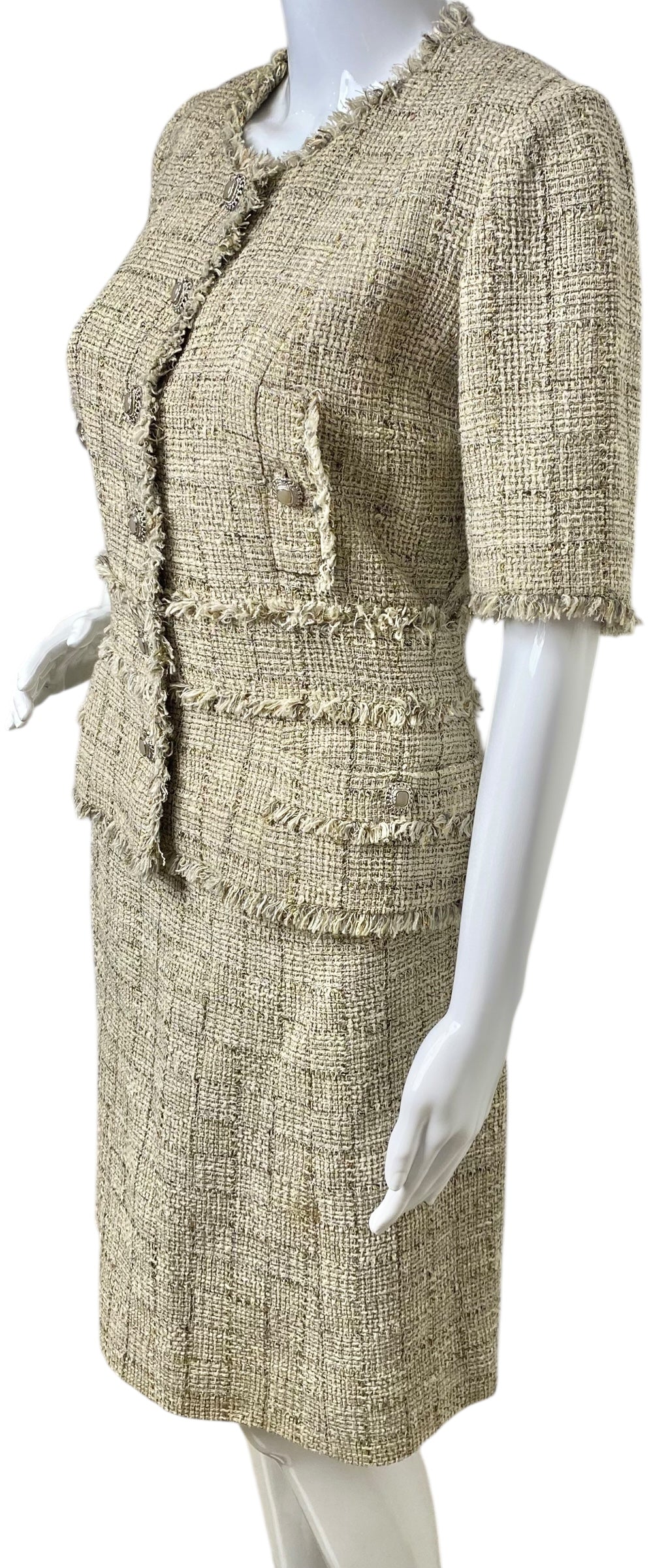 Chanel 10P Fantasy Tweed Beige Metallic Gold Jacket Skirt Suit Set FR 42/44