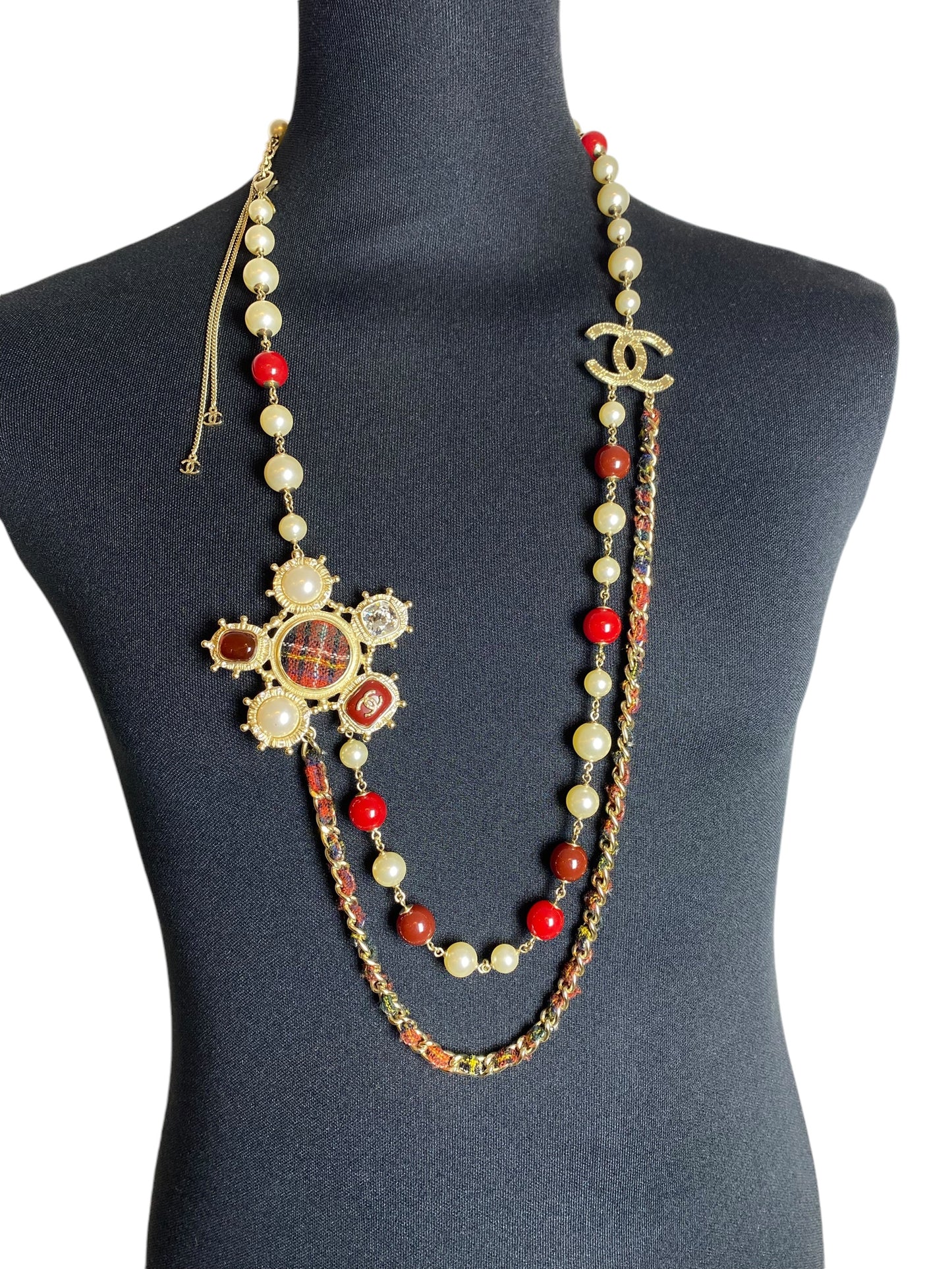 Chanel 13A Paris-Edinburgh Double Strand Red Gold Large CC Tweed Pearl Necklace Belt