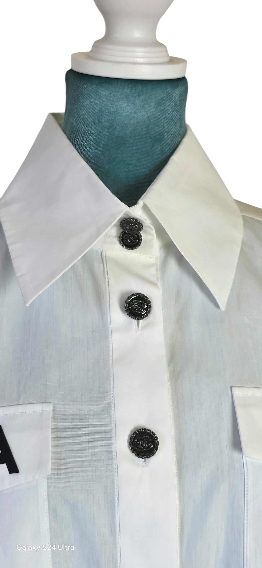 Chanel 2019 Logo Runway White Cropped Shirt Blouse FR 38