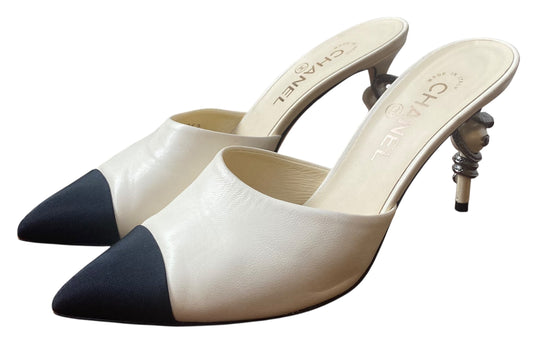 Chanel 16A Paris-Rome Ivory Black Leather Serpent Mules EU 38.5C