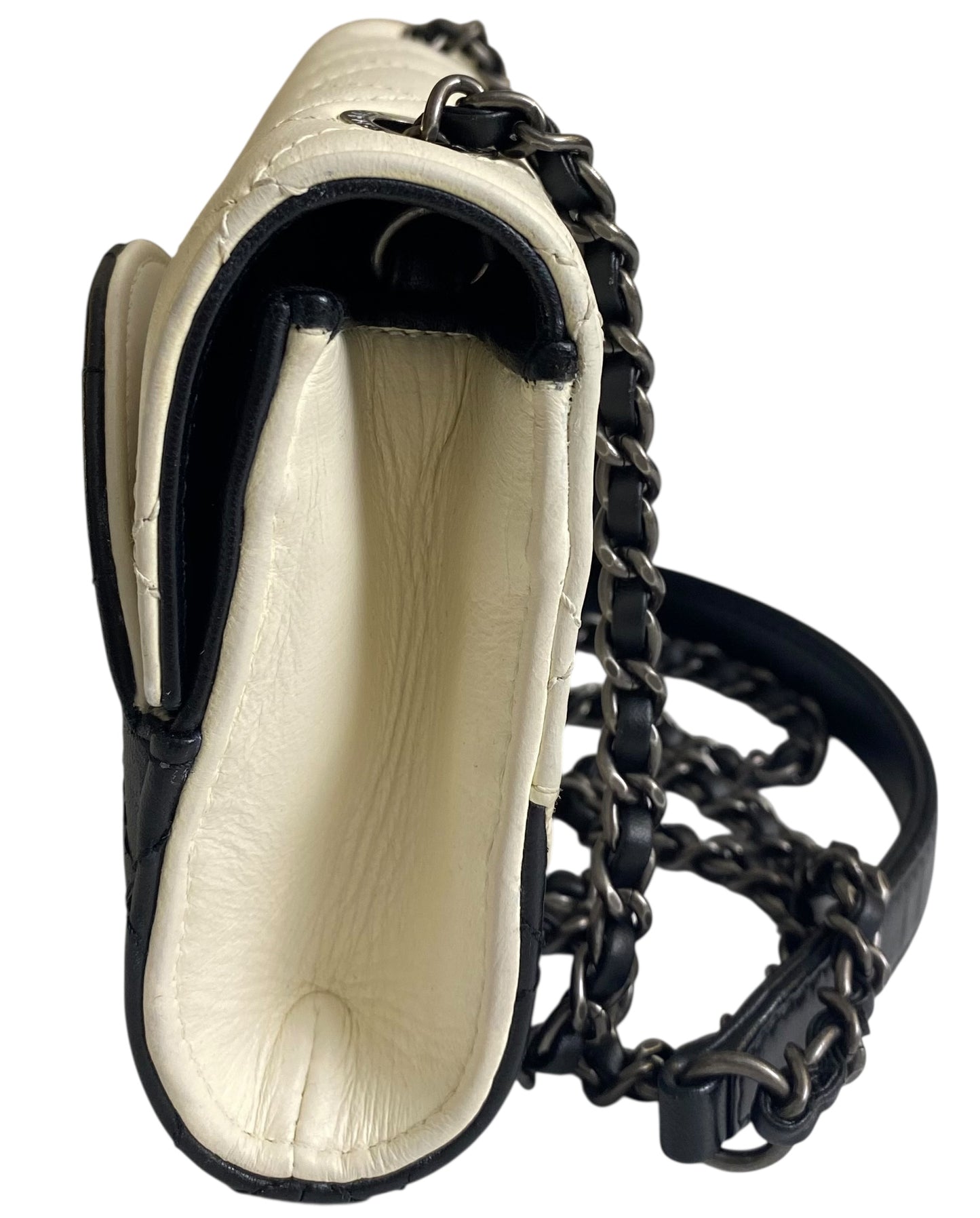 Rare Chanel 16C Paris-Seoul Small Yin Yang Flap Bag