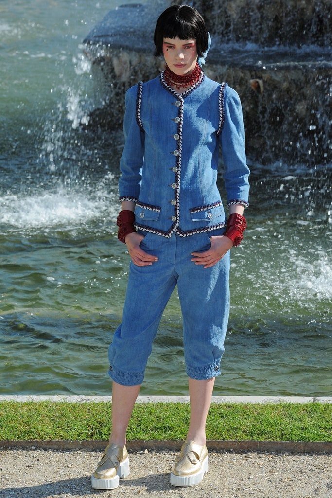 Chanel 13C Paris-Versailles Runway Denim Cotton Blue Braided Trim Jacket FR 38