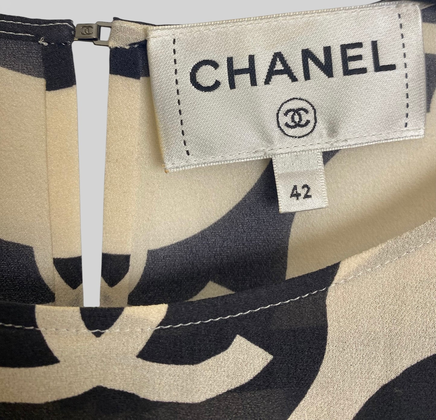 Iconic Chanel 21P Ivory & Black CC Wave Silk Midi Dress FR 42