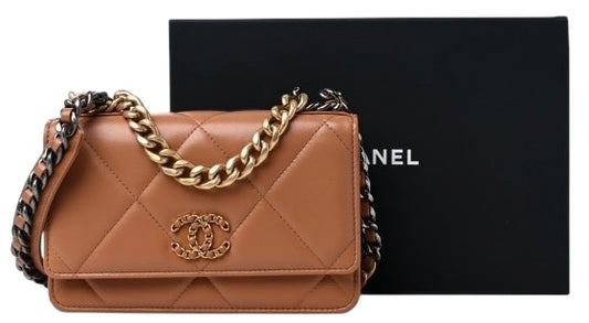 Chanel 19 Caramel Lambskin 21P
Wallet On Chain WOC Mixed Metal Hardware