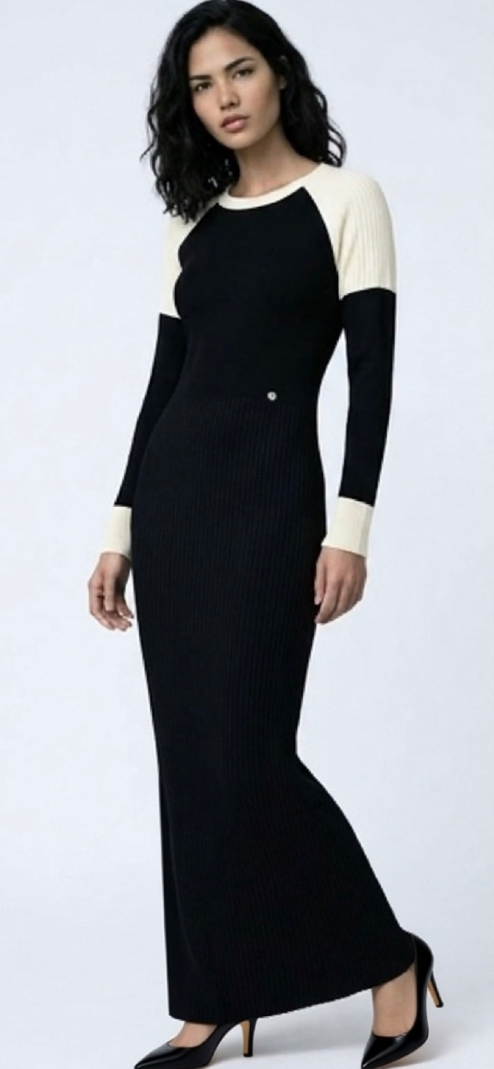 CHANEL 2019 MAXI BLACK CREAM WOOL SWEATER DRESS FR 44