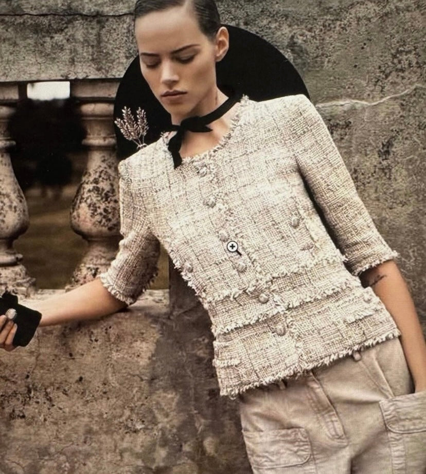 Chanel 10P Fantasy Tweed Beige Metallic Gold Jacket Skirt Suit Set FR 42/44