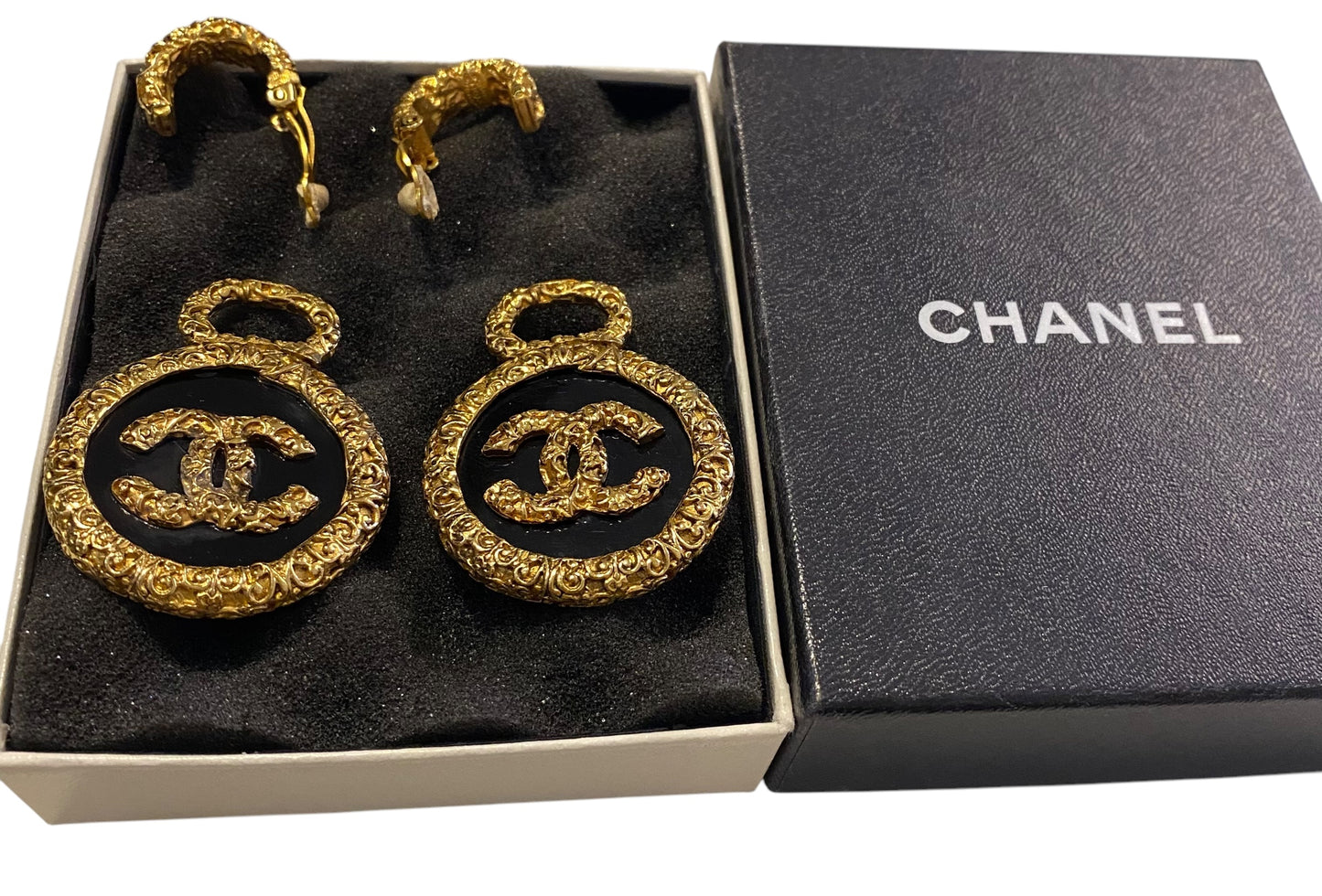 Chanel 93A Large Gold Metal Black Onyx Button Medallion Florentine Drop Dangle Clip-On Earrings