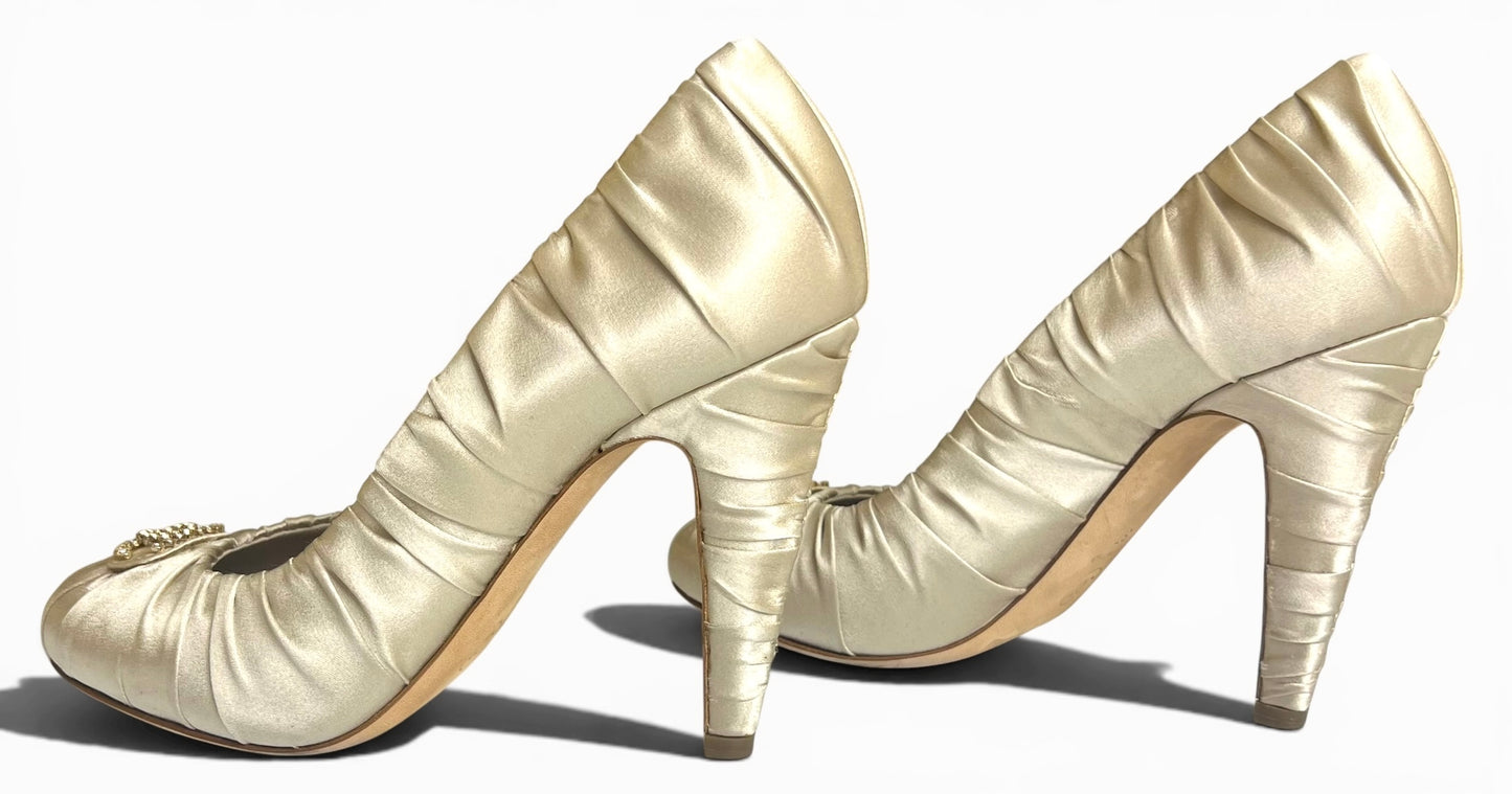 Chanel 17A Pearl Champaign Beige Rutched Satin Silk CC Pump Heels EU 37