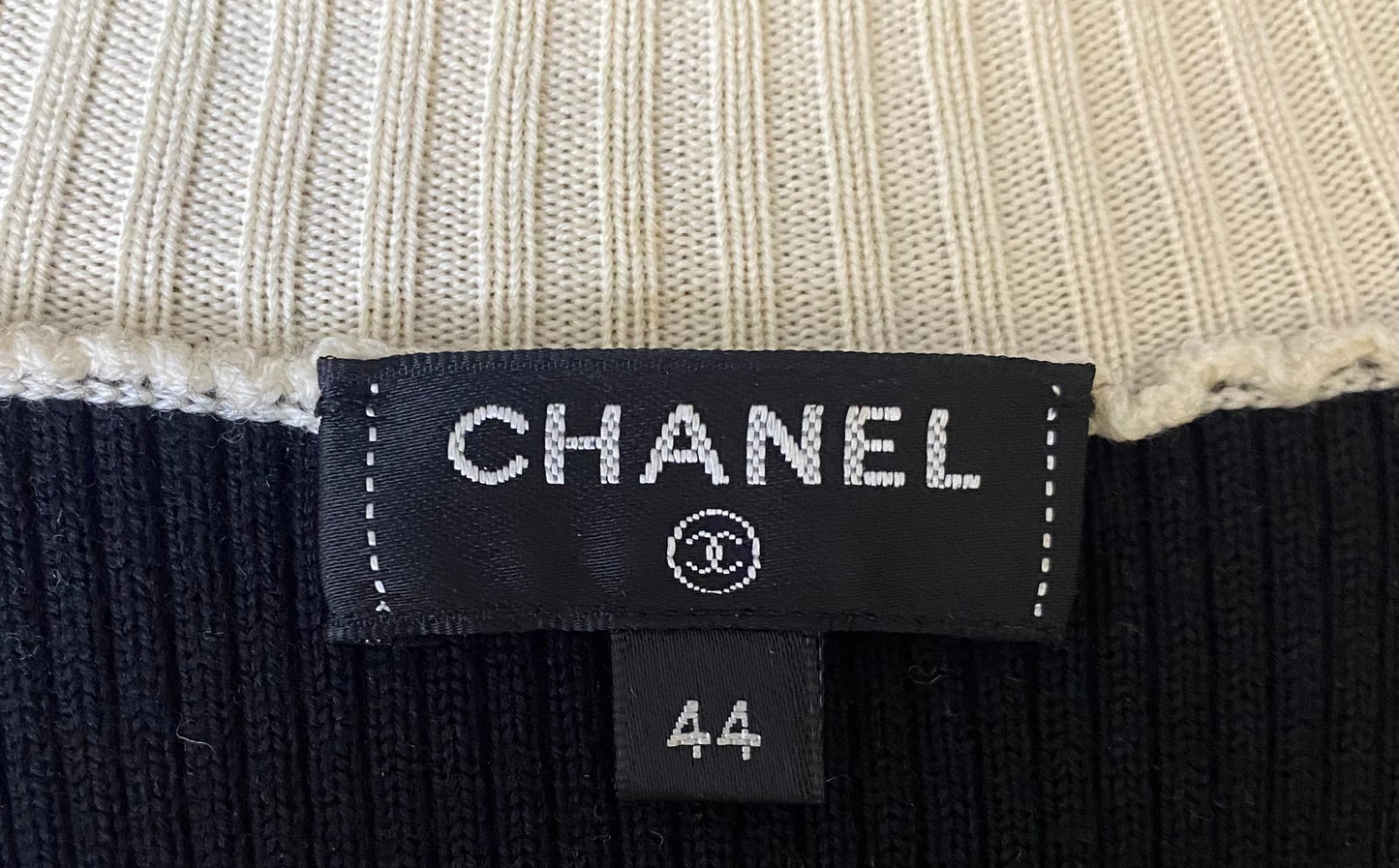 CHANEL 2019 MAXI BLACK CREAM RIBBED WOOL KNIT DRESS FR 44
