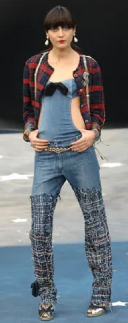 RARE CHANEL 08P RUNWAY BLUE RED GOLD CC CHAINS TWEED JACKET FR 44