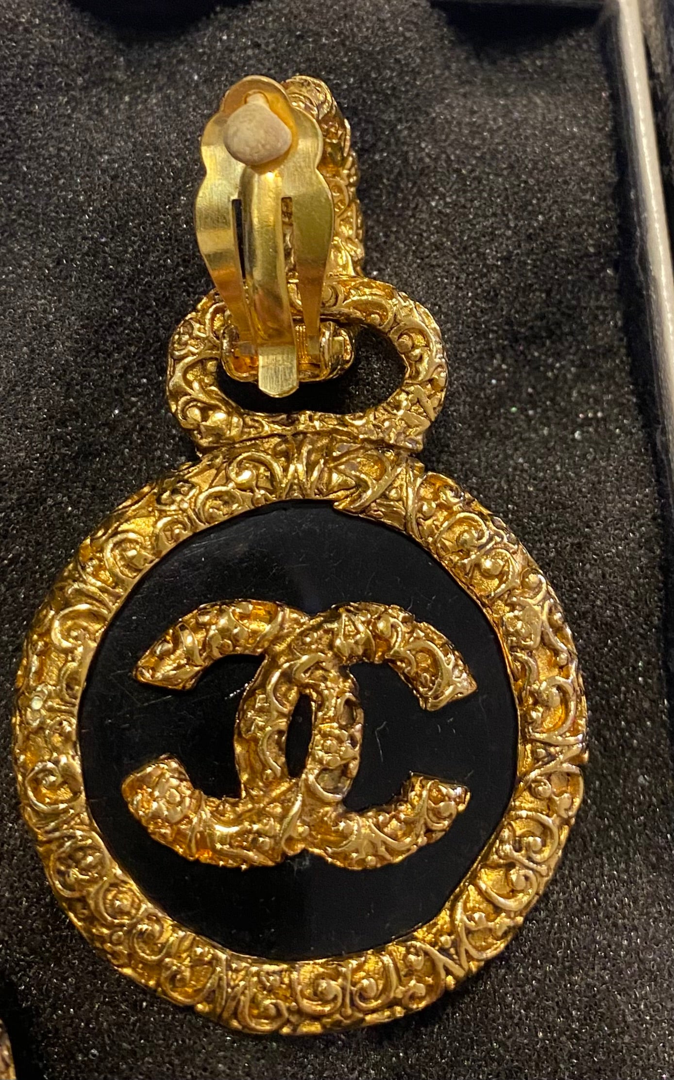Chanel 93A Large Gold Metal Black Onyx Button Medallion Florentine Drop Dangle Clip-On Earrings