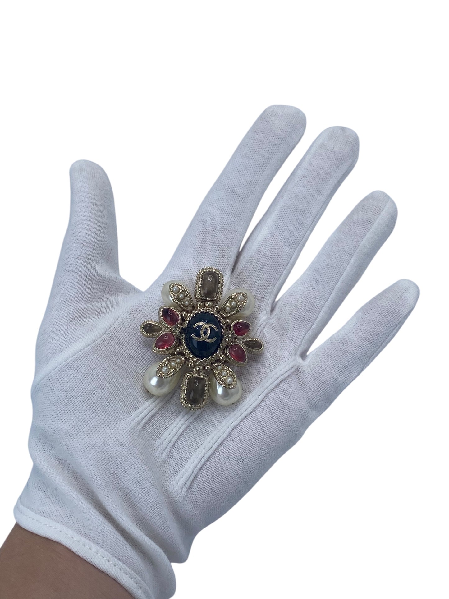 Rare Chanel 11A Paris-Byzance Large Pearl Poured Glass Gripoix Brooch