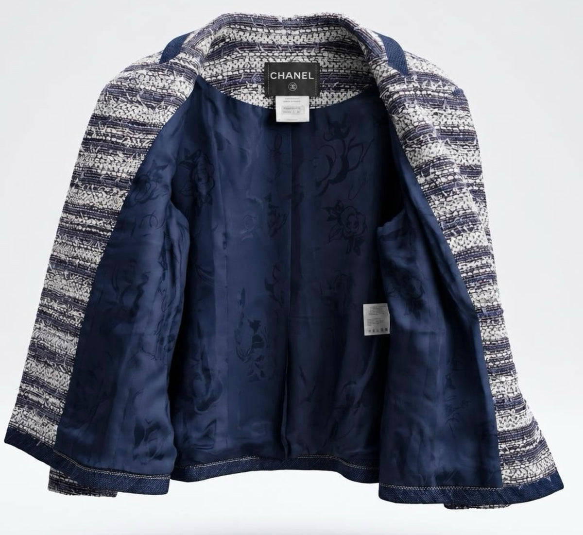 Chanel 13P Paris-Singapore Navy Blue White Tweed Jacket FR 46